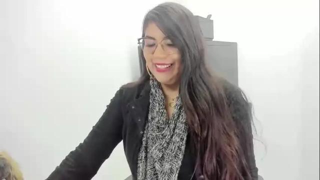Image 3 of luna_dumont Stream on Chaturbate on 7 days ago