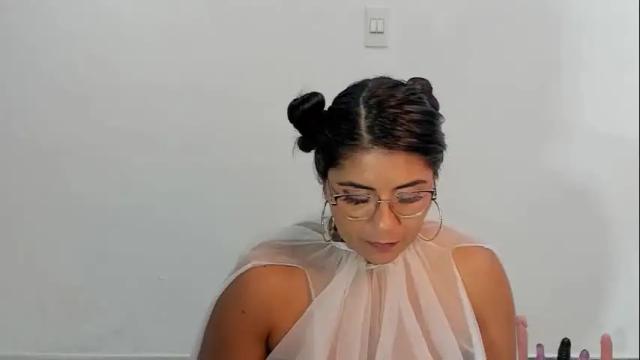 Image 2 of luna_dumont Stream on Chaturbate on 1 month ago