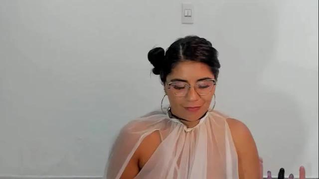 Image 4 of luna_dumont Stream on Chaturbate on 1 month ago