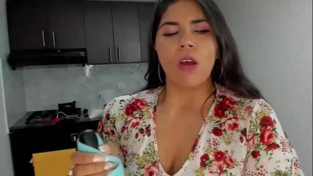Image 2 of luna_dumont Stream on Chaturbate on 1 month ago