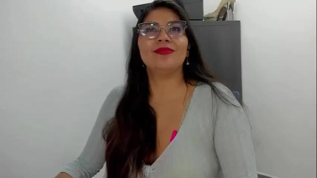 Image 7 of luna_dumont Stream on Chaturbate on 1 month ago