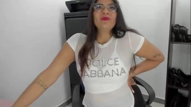 Image 3 of luna_dumont Stream on Chaturbate on 1 month ago