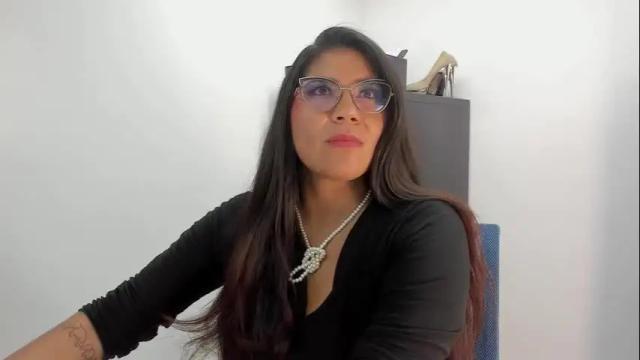 Image 3 of luna_dumont Stream on Chaturbate on 12 days ago