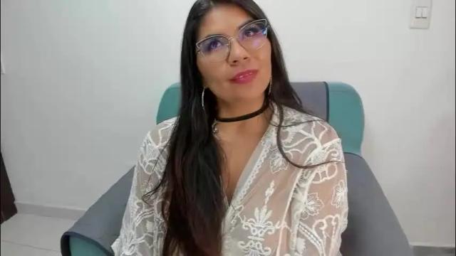Image 12 of luna_dumont Stream on Chaturbate on 6 days ago