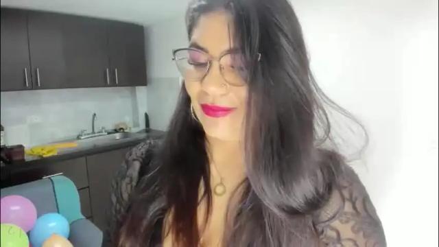 Image 2 of luna_dumont Stream on Chaturbate on 1 month ago