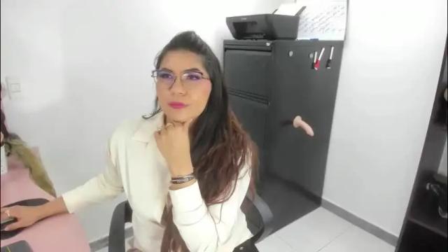 Image 4 of luna_dumont Stream on Chaturbate on 1 month ago