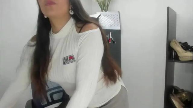 Image 3 of luna_dumont Stream on Chaturbate on 28 days ago