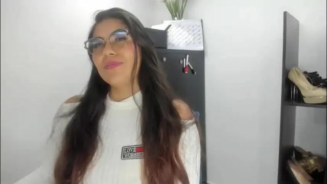 Image 4 of luna_dumont Stream on Chaturbate on 28 days ago