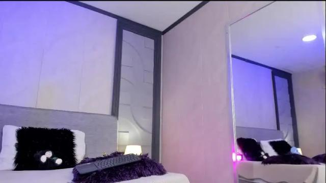 Image 4 of luna_fioree Stream on Chaturbate on 10 days ago