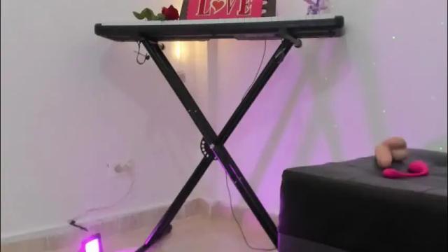 Image 2 of luna_fioree Stream on Chaturbate on 3 months ago