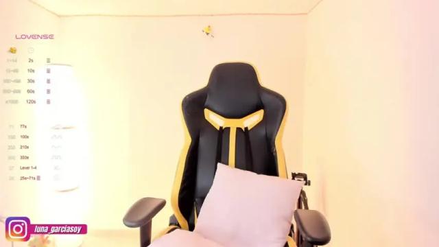 Thumbnail 1, luna_garcia8's Stream at Chaturbate, 13 months ago