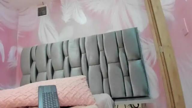 Image 3 of luna_horny4u Stream on Chaturbate on 19 months ago