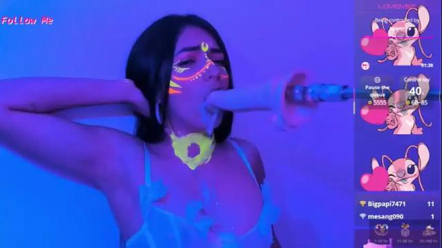 Image 4 of luna_kiss18 Stream on Chaturbate on 1 month ago