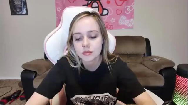 Image 11 of luna_lovelyy Stream on Chaturbate on 14 months ago