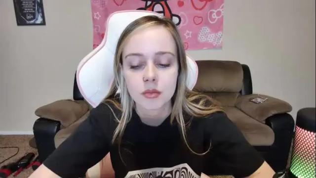 Image 12 of luna_lovelyy Stream on Chaturbate on 14 months ago