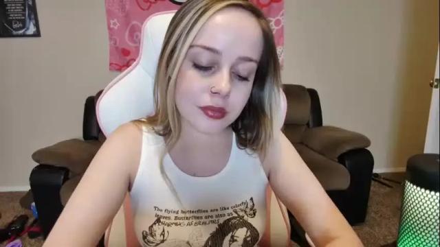 Image 3 of luna_lovelyy Stream on Chaturbate on 13 months ago