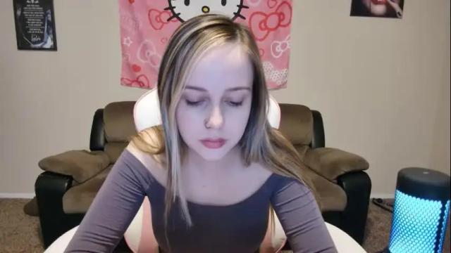 Image 12 of luna_lovelyy Stream on Chaturbate on 13 months ago