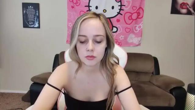 Image 4 of luna_lovelyy Stream on Chaturbate on 13 months ago