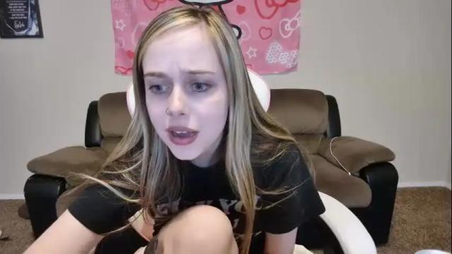 Image 11 of luna_lovelyy Stream on Chaturbate on 13 months ago