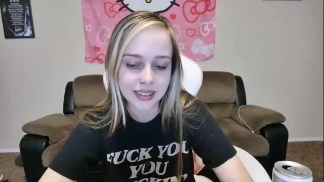 Image 3 of luna_lovelyy Stream on Chaturbate on 13 months ago