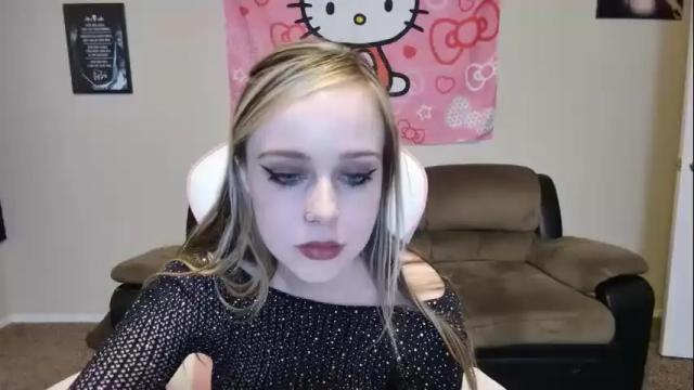Image 3 of luna_lovelyy Stream on Chaturbate on 13 months ago
