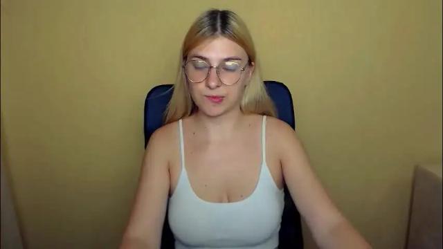 Image 4 of luna_lush_ Stream on Chaturbate on 5 months ago