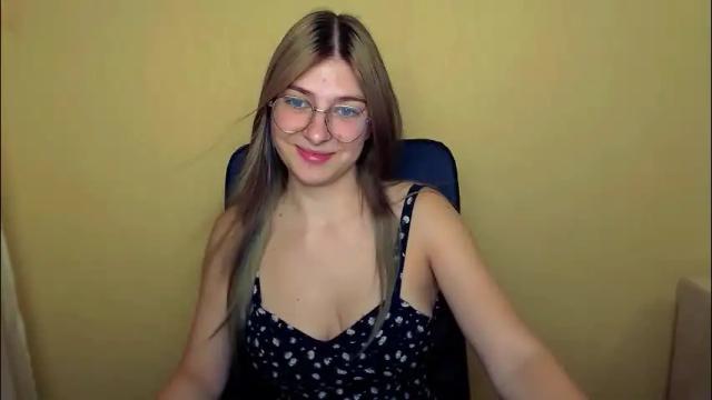 Image 3 of luna_lush_ Stream on Chaturbate on 5 months ago