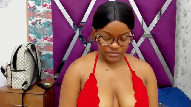 Image 6 of luna_lyon Stream on Chaturbate on 9 months ago