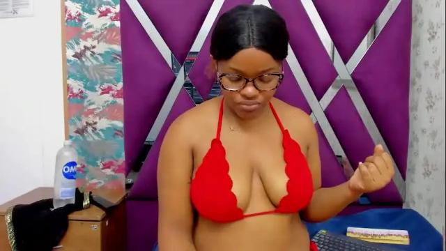 Image 8 of luna_lyon Stream on Chaturbate on 9 months ago