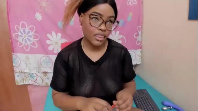 Image 11 of luna_lyon Stream on Chaturbate on 9 months ago