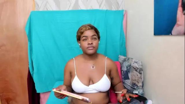 Image 11 of luna_lyon Stream on Chaturbate on 8 months ago