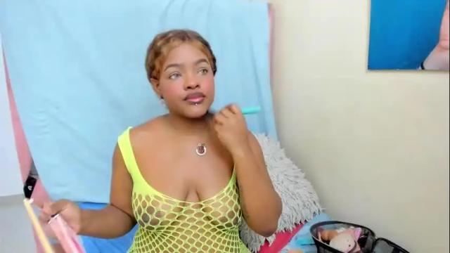 Image 7 of luna_lyon Stream on Chaturbate on 8 months ago