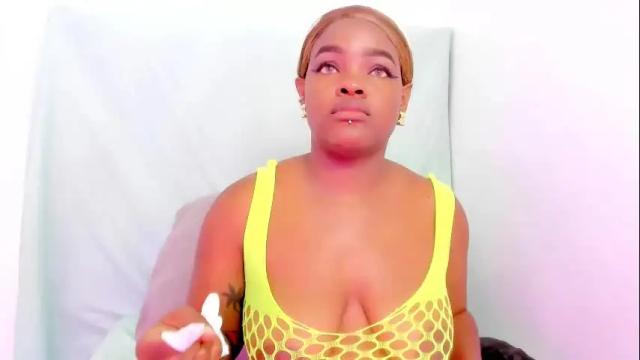 Image 7 of luna_lyon Stream on Chaturbate on 5 months ago