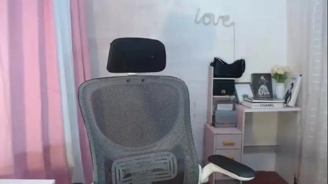 Image 6 of luna_moree Stream on Chaturbate on 2 months ago