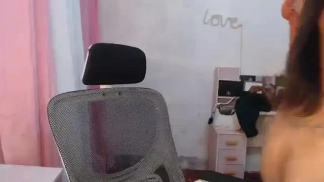 Image 2 of luna_moree Stream on Chaturbate on 1 month ago