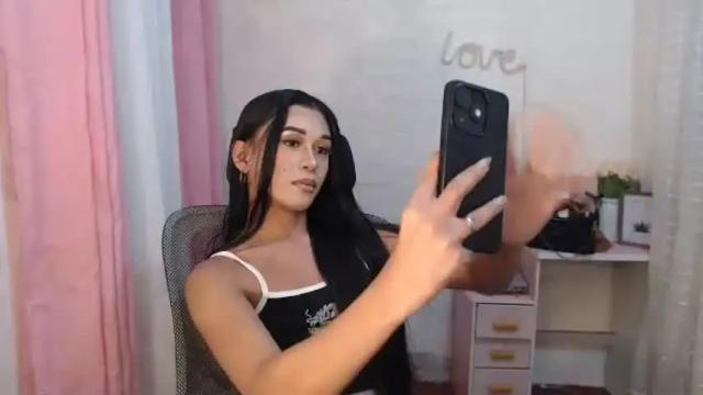 Image 4 of luna_moree Stream on Chaturbate on 1 month ago