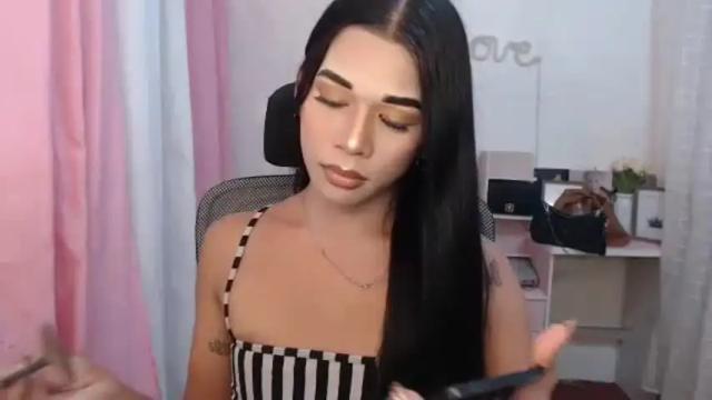 Image 3 of luna_moree Stream on Chaturbate on 1 month ago