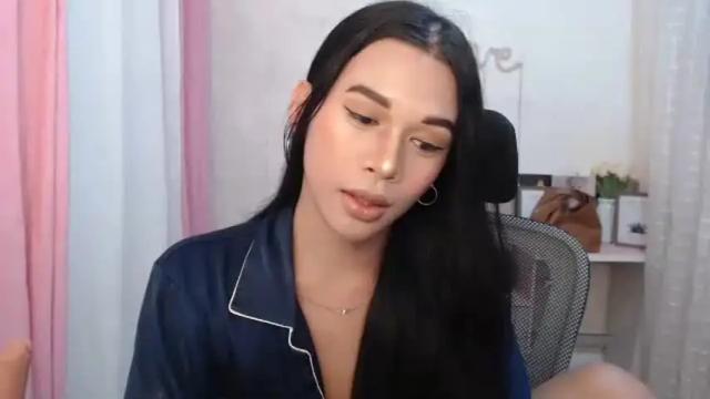 Image 6 of luna_moree Stream on Chaturbate on 23 days ago