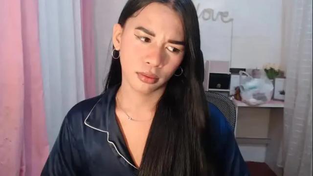 Image 4 of luna_moree Stream on Chaturbate on 21 days ago