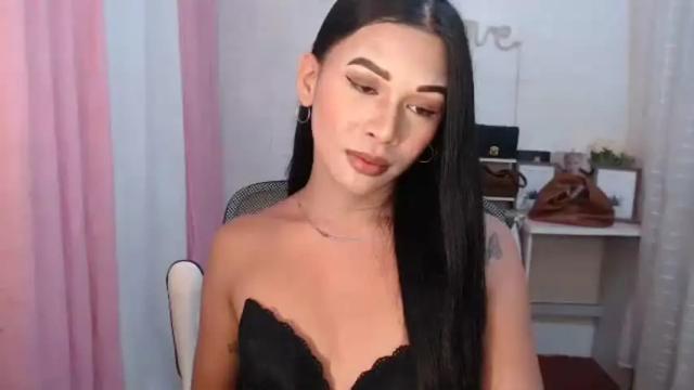 Image 4 of luna_moree Stream on Chaturbate on 13 days ago