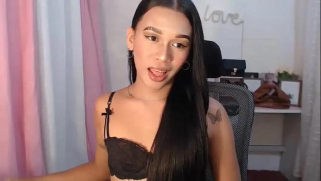 Image 2 of luna_moree Stream on Chaturbate on 11 days ago