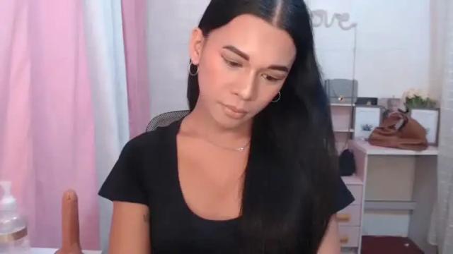 Image 2 of luna_moree Stream on Chaturbate on 4 days ago