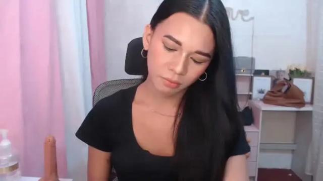 Image 7 of luna_moree Stream on Chaturbate on 4 days ago