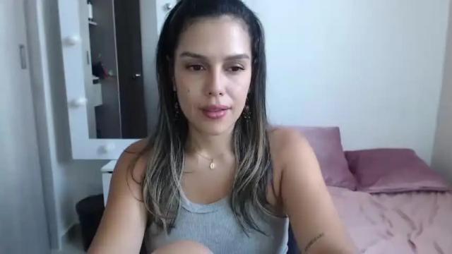 Image 3 of luna_parker1 Stream on Chaturbate on 16 months ago