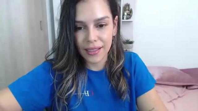 Image 2 of luna_parker1 Stream on Chaturbate on 16 months ago