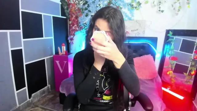 Image 2 of luna_queen420 Stream on Chaturbate on 18 months ago