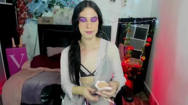 Image 2 of luna_queen420 Stream on Chaturbate on 18 months ago