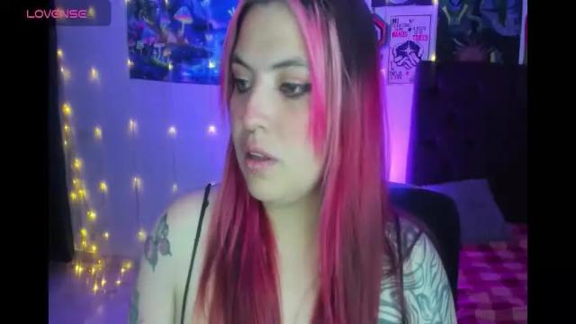 Image 4 of luna_ray420 Stream on Chaturbate on 19 days ago