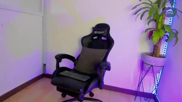 Image 12 of luna_rooberts Stream on Chaturbate on 13 months ago