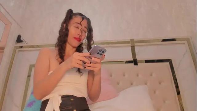 Image 10 of luna_shea Stream on Chaturbate on 11 days ago